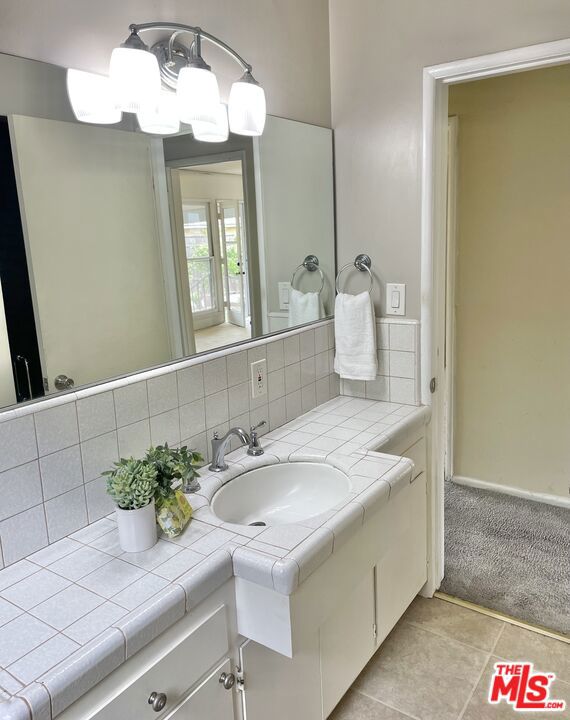 11616 Francis Place, Los Angeles CA: https://media.crmls.org/mediaz/f57f0a39-fbc0-4e68-a0a1-f7ec6058feb5.jpg