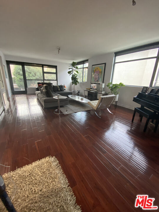 13045 Pacific, Los Angeles CA: https://media.crmls.org/mediaz/f57fc728-3186-4e0e-9ede-dff39453cfe5.jpg