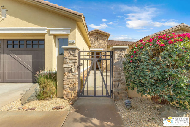 41728 Via Treviso, Palm Desert CA: https://media.crmls.org/mediaz/f5803ae6-a50d-4145-81fa-45a2e62b2abf.jpg