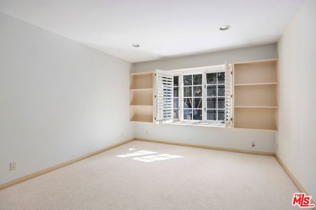 2562 Mandeville Canyon Road, Los Angeles CA: https://media.crmls.org/mediaz/f581010f-bc70-48ce-afd0-f894d49ce033.jpg