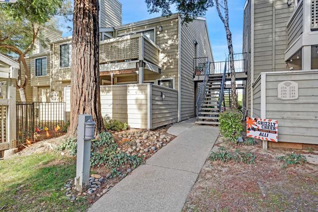 254 Eastridge Dr, San Ramon CA: https://media.crmls.org/mediaz/f5813e1f-6f04-4ecd-a7b3-c79b873412db.jpg