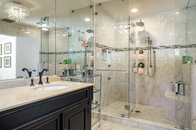 4 Dartmouth Drive, Rancho Mirage CA: https://media.crmls.org/mediaz/f5815c86-45bb-4347-934b-38d24dcf0f55.jpg