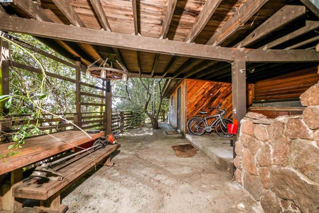 21 Red Rock Way, San Rafael CA: https://media.crmls.org/mediaz/f58198b7-79c6-46ef-99e6-0f151cc832ac.jpg