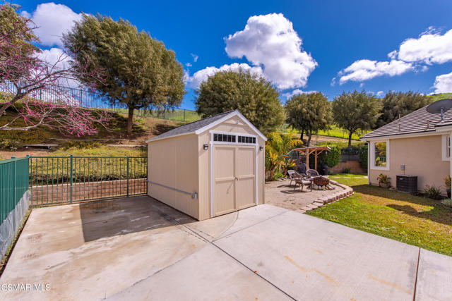 3490 Pine View Dr Simi Valley-43