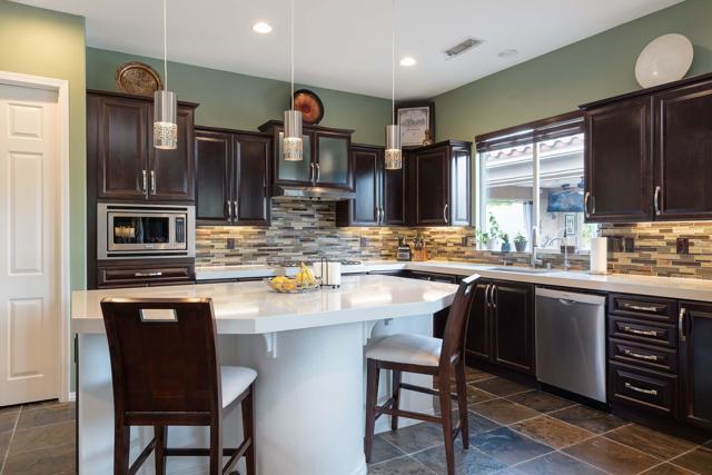 69822 Camino Pacifico, Rancho Mirage CA: https://media.crmls.org/mediaz/f582c23c-8b68-4269-b7ed-eb03ca268dac.jpg