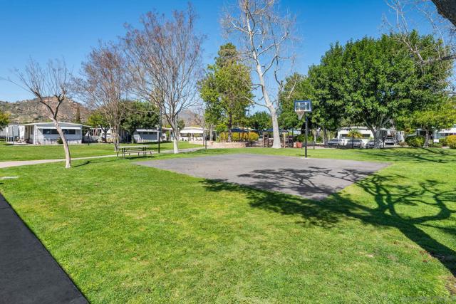 2700 Valley Parkway, Escondido CA: https://media.crmls.org/mediaz/f58311b2-9028-41c5-a5b9-25a17c584ed7.jpg