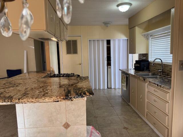 110 Camarillo Street, Palm Springs CA: https://media.crmls.org/mediaz/f584bbcb-a491-40f5-a1c3-e1e562b7f677.jpg