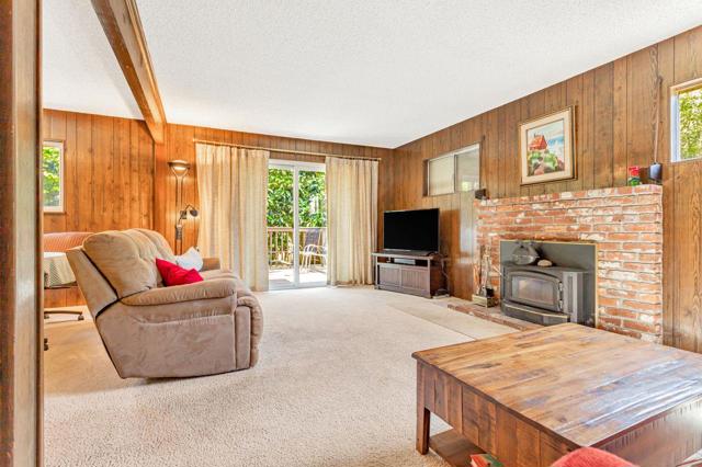 446 Semple Avenue, Aptos CA: https://media.crmls.org/mediaz/f5851181-4317-4441-b2c5-32169b0935e7.jpg