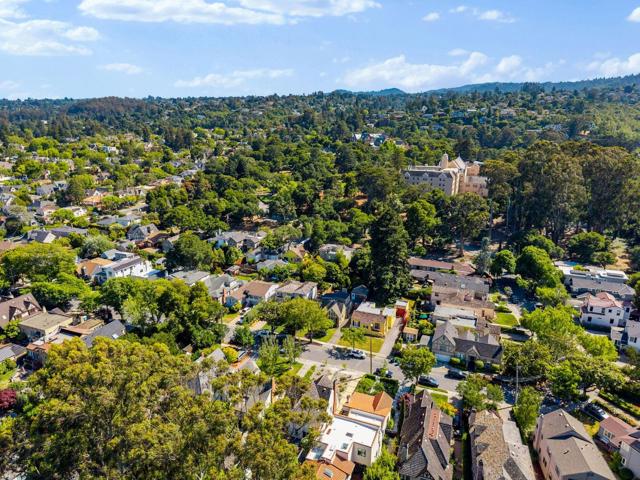 1547 Columbus Avenue, Burlingame CA: https://media.crmls.org/mediaz/f58593fb-a0b4-4eec-a42f-ff6a8b24217a.jpg