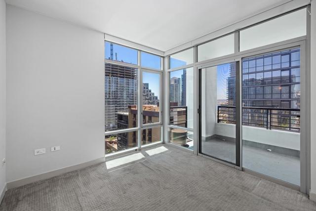 425 W Beech St, San Diego CA: https://media.crmls.org/mediaz/f5861817-0792-46e0-8bf4-393ac5bc2882.jpg