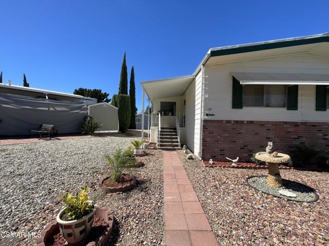 6480 Katherine Road, Simi Valley CA: https://media.crmls.org/mediaz/f5866191-bc16-42f1-ae37-c5cc5f459f41.jpg