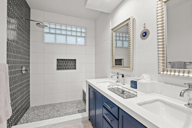 781 Box Canyon Trail, Palm Desert CA: https://media.crmls.org/mediaz/f5867962-234c-4b55-8367-bf79b45086f5.jpg