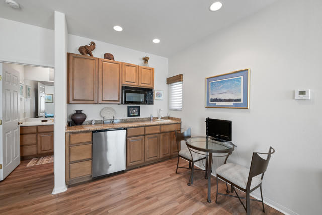 39060 Kilimanjaro Court, Palm Desert CA: https://media.crmls.org/mediaz/f5867e45-7480-45cb-b2d1-ca7c8700afc8.jpg