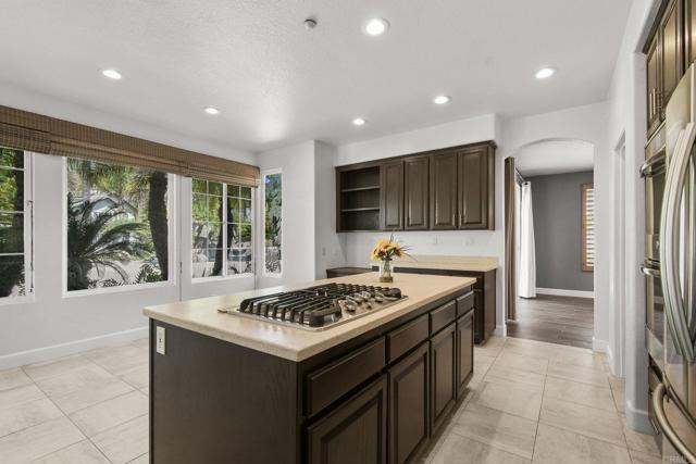 Detail Gallery Image 18 of 72 For 3156 Willow Creek Pl, Escondido,  CA 92027 - 5 Beds | 4 Baths