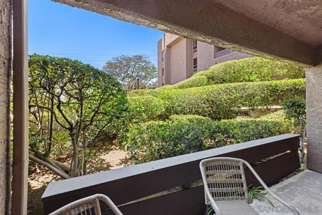 10325 Caminito Cuervo, San Diego CA: https://media.crmls.org/mediaz/f586c566-7e92-417d-961f-c7f8e58ae64c.jpg