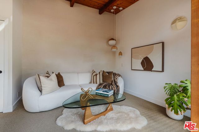 2145 Sunset Crest Drive, Los Angeles CA: https://media.crmls.org/mediaz/f58855d8-f777-4737-bd61-e42ce9647e20.jpg