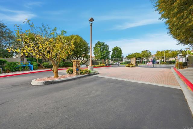 Detail Gallery Image 2 of 23 For 847 Ballow Way, San Marcos,  CA 92078 - 2 Beds | 2 Baths