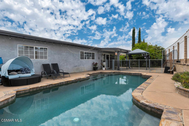 6211 Anastasia Street, Simi Valley CA: https://media.crmls.org/mediaz/f5889a3b-4329-4e2d-897f-20031bf375ee.jpg