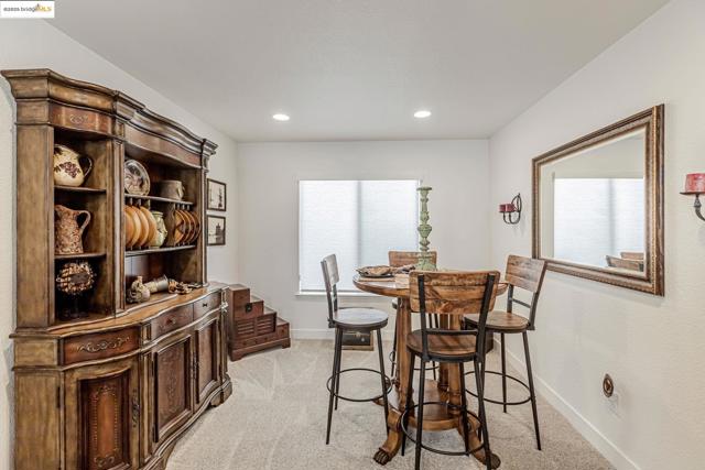8215 Red Elk Dr, Elk Grove CA: https://media.crmls.org/mediaz/f588db0f-6872-4ba9-bea3-a56161814a87.jpg