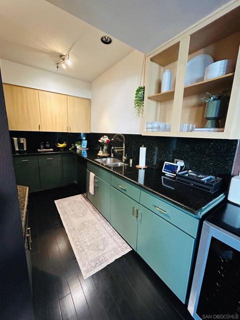101 Market Street, San Diego CA: https://media.crmls.org/mediaz/f5897fc6-03be-4f11-b78c-8b960d13a0e9.jpg
