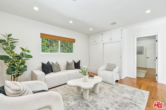 3917 Beethoven Street photo 10