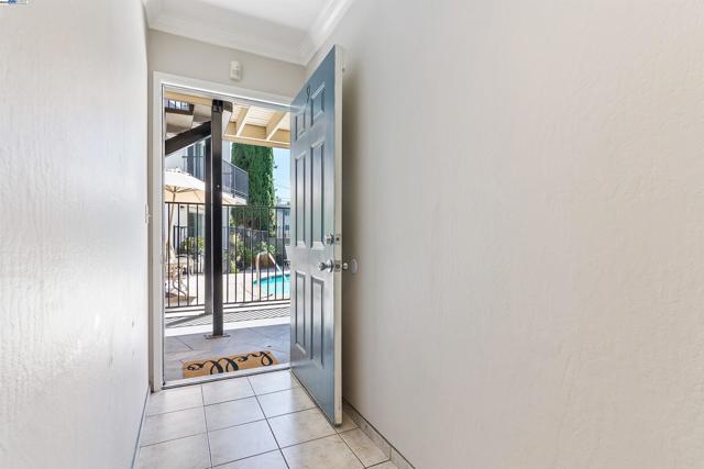 1743 Carmel Dr, Walnut Creek CA: https://media.crmls.org/mediaz/f589f2a8-97df-422f-9bdb-6b7404110d6c.jpg