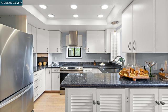 1244 Singingwood Ct., Walnut Creek CA: https://media.crmls.org/mediaz/f58a133e-f84c-488c-8194-5826ea637712.jpg