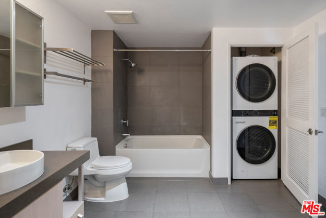 1234 Wilshire Boulevard, Los Angeles CA: https://media.crmls.org/mediaz/f58ae4b5-8b32-4793-8bdc-ec83053122d2.jpg