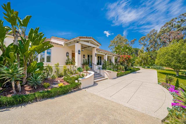 17716 Via De Fortuna, Rancho Santa Fe CA: https://media.crmls.org/mediaz/f58bee3c-82d4-4044-a11d-dd524b067977.jpg