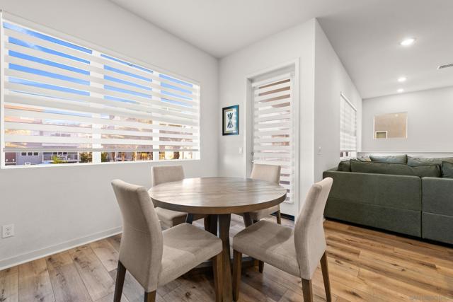 2055 Bravo Loop, Chula Vista CA: https://media.crmls.org/mediaz/f58c2421-cbfa-4411-bdf5-1777465efe73.jpg