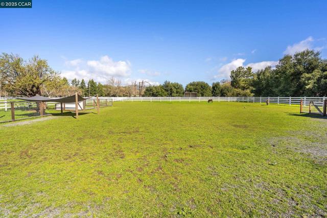 5400 Johnston Rd, Danville CA: https://media.crmls.org/mediaz/f58c3cbd-a1fc-4260-9ad0-f777021b2a11.jpg