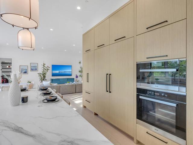 60 Glengarry Way, Hillsborough CA: https://media.crmls.org/mediaz/f58c403b-326c-4a7c-a852-afb97f79a37b.jpg
