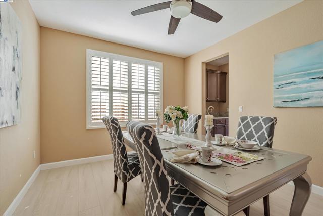 3602 Levanto Way, Manteca CA: https://media.crmls.org/mediaz/f58d3c91-3dd0-4a03-88ed-5c27bb7c6d57.jpg