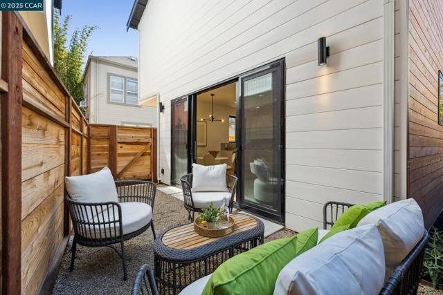 1270 64th St, Emeryville CA: https://media.crmls.org/mediaz/f58dab44-78a3-44f2-8f08-f96ca1818d79.jpg