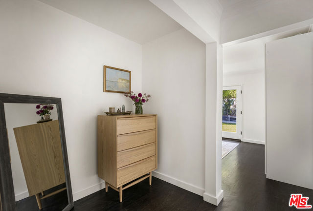1471 Hill Drive, Los Angeles CA: https://media.crmls.org/mediaz/f58db060-7878-4413-b25d-7f62a7f50afc.jpg