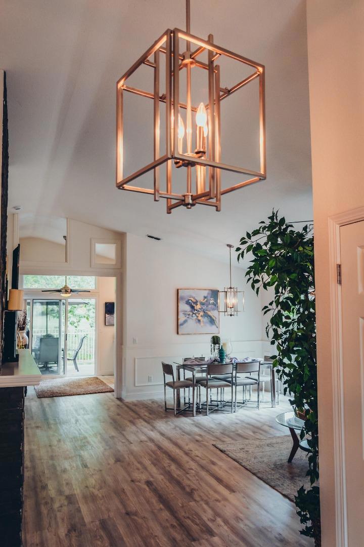 https://media.crmls.org/mediaz/f58e2a0c-81ba-4e64-a922-35e14a4241ed.jpg?preset=X-Large
