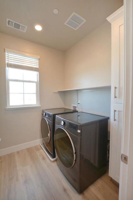 813 Big Range Way, Rocklin CA: https://media.crmls.org/mediaz/f58f2e22-c2cf-445a-98bc-beb8f1ed1b83.jpg