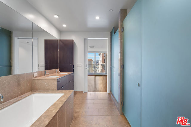 6250 HOLLYWOOD Boulevard, Los Angeles CA: https://media.crmls.org/mediaz/f58f509f-89e3-4cc2-b8f7-ecab1dc58b91.jpg