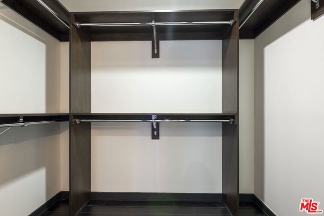 655 S Hope Street, Los Angeles CA: https://media.crmls.org/mediaz/f58f844f-cee1-4d73-b4b7-572eae3b2a25.jpg