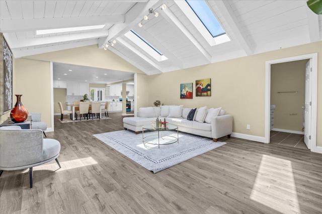 31 La Mirada Court, Salinas CA: https://media.crmls.org/mediaz/f58f9bc5-0b5c-4096-9148-7c07142a975e.jpg