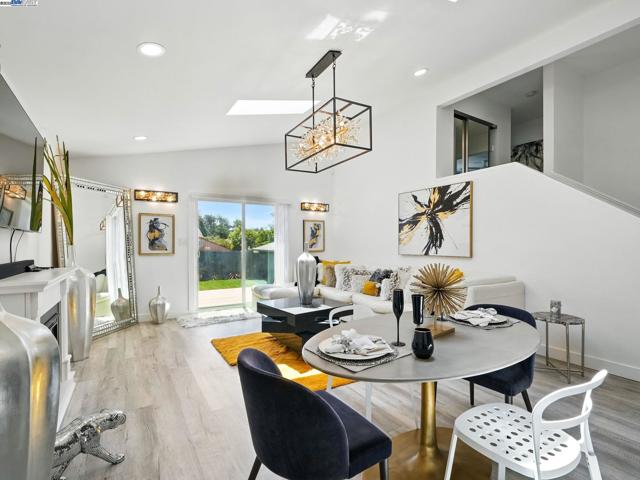 2579 Jacobs St, Hayward CA: https://media.crmls.org/mediaz/f58fb5ad-c8ee-4edb-88f9-155246c8e8f1.jpg
