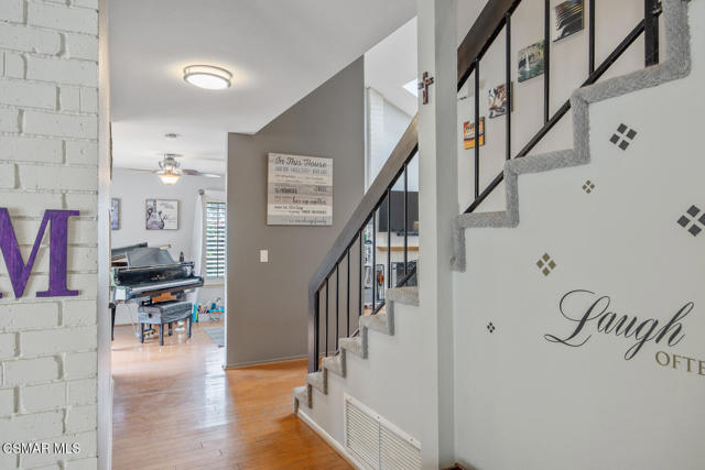 974 Hillview Cir Simi Valley-large-010-0