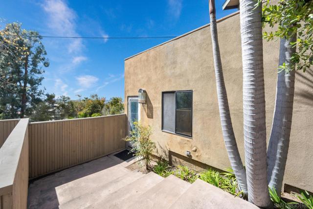 2195 Hayden Way, San Diego CA: https://media.crmls.org/mediaz/f5912f8c-7fdb-42ca-b000-90f35e87ee58.jpg