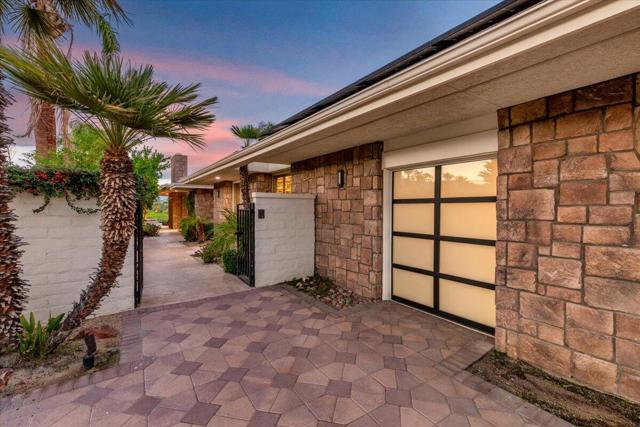 2 Deerfield Court, Rancho Mirage CA: https://media.crmls.org/mediaz/f59199eb-6835-4846-8f9b-ea6b985aa13b.jpg