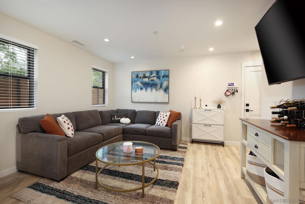 MLS #250041305SD image #21