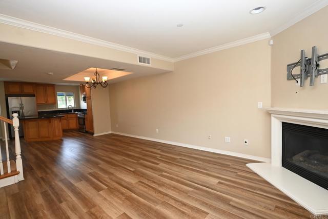 Detail Gallery Image 7 of 35 For 4035 Bluff View Way, Carlsbad,  CA 92008 - 4 Beds | 2/1 Baths