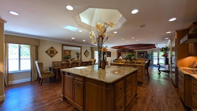 Detail Gallery Image 2 of 39 For 3167 Carnegie Pl, San Diego,  CA 92122 - 3 Beds | 3 Baths