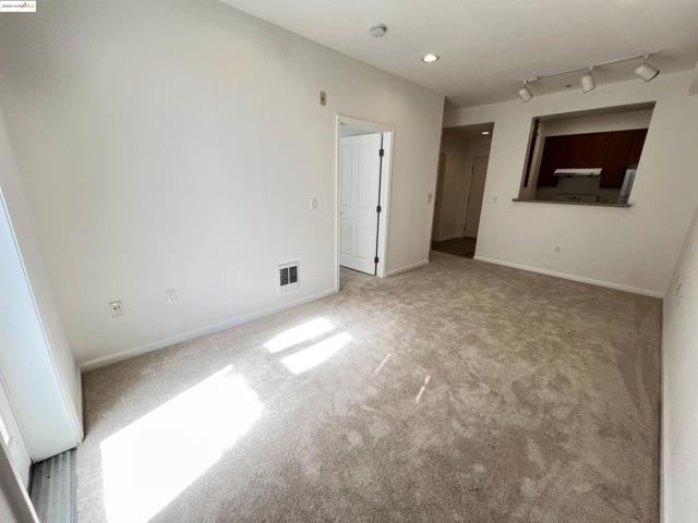 989 Franklin St, Oakland CA: https://media.crmls.org/mediaz/f5924276-fd27-478d-9b98-e016508da800.jpg