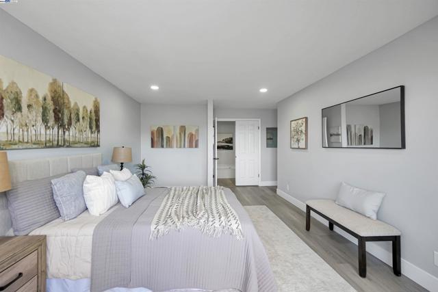 Image 35 of 55 For 26937 Hayward Blvd  217