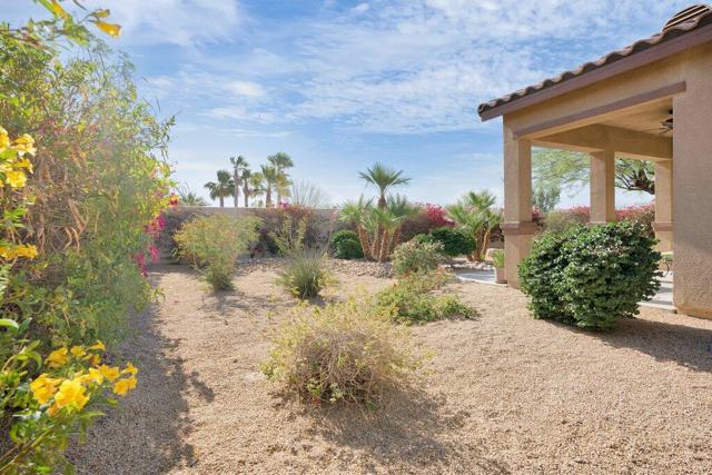 39910 Corte De Moda, Indio CA: https://media.crmls.org/mediaz/f592b22e-326f-4fc7-8525-637fc41256c0.jpg